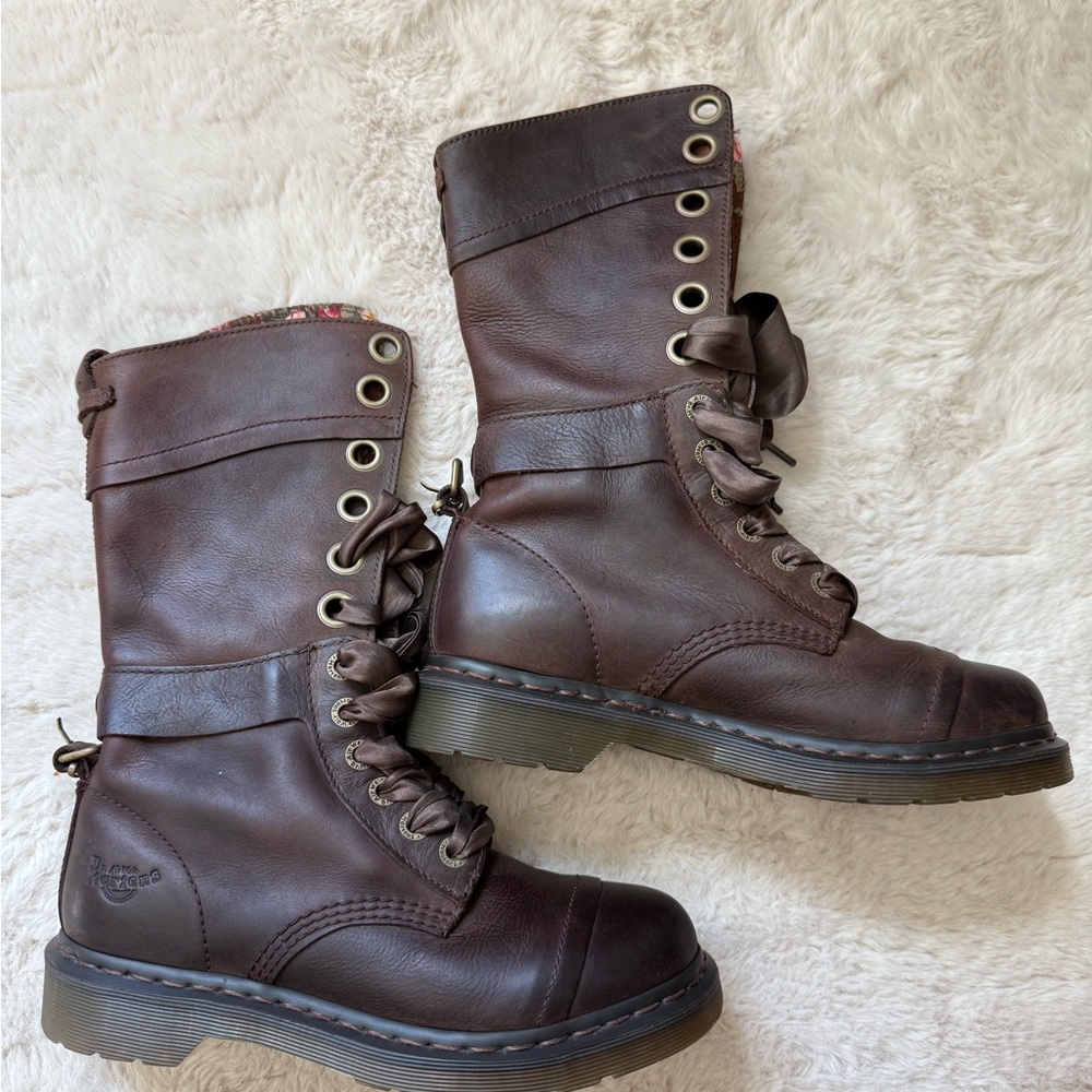 Dr. Marten Triumph floral fold over combat boots size 8